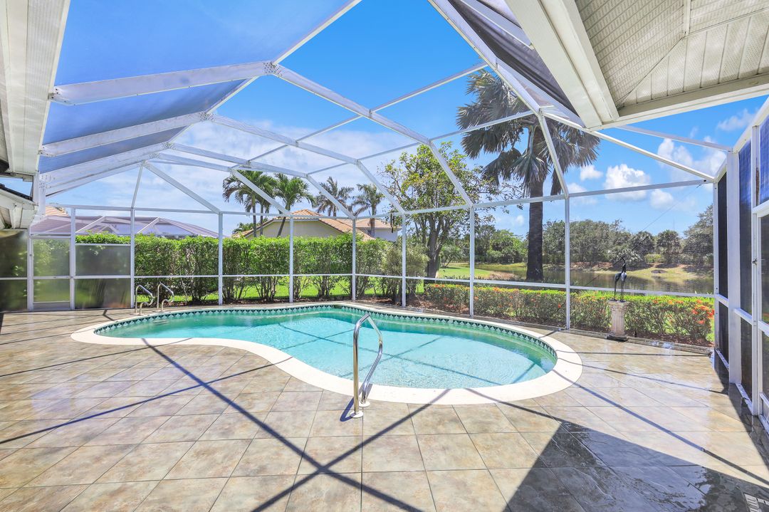1940 Timberline Dr, Naples, FL 34109