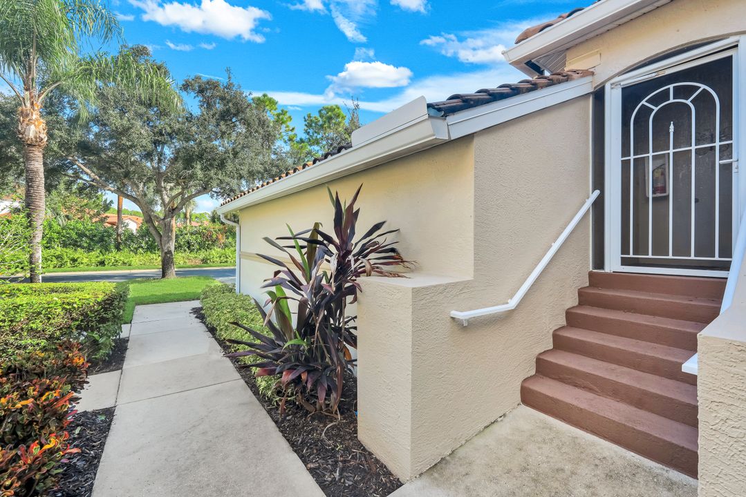 8470 Danbury Blvd #201, Naples, FL 34120
