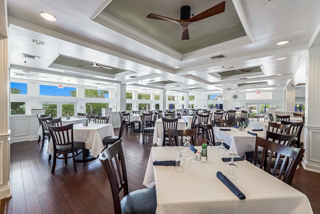 425 Cove Tower Dr #403, Naples, FL 34110