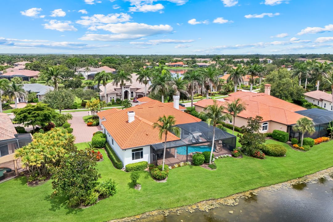 7511 Hogan Ct, Naples, FL 34113