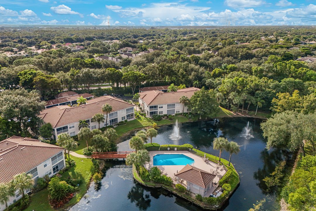 6825 Satinleaf Rd S #101, Naples, FL 34109