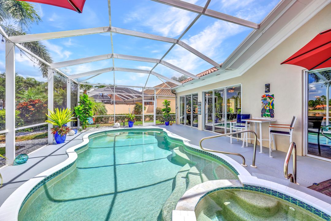 5441 Freeport Ln, Naples, FL 34119