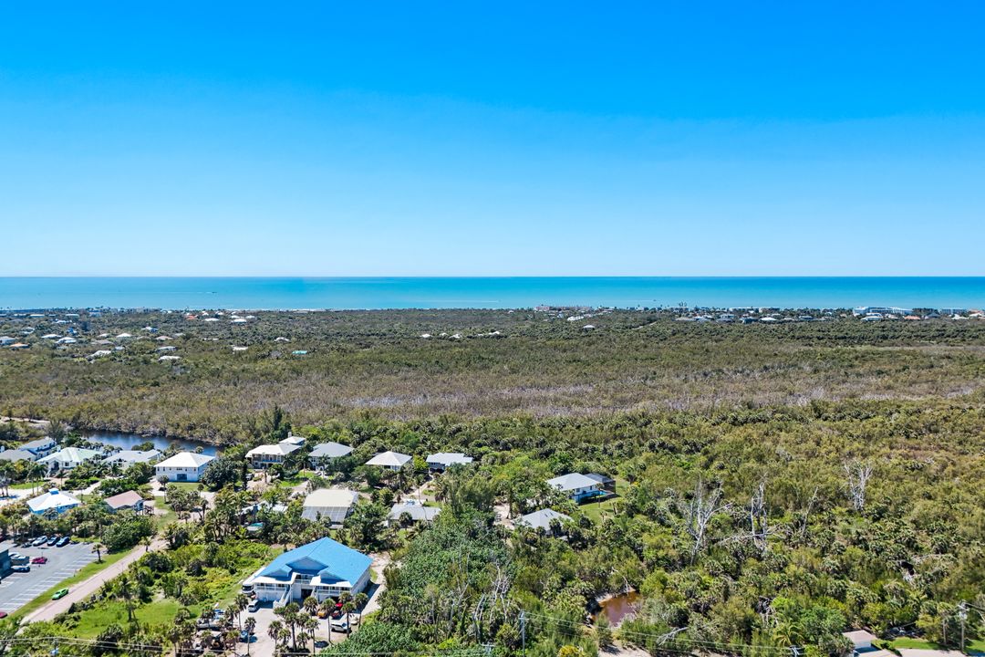 2130 Sunset Cir, Sanibel, FL 33957