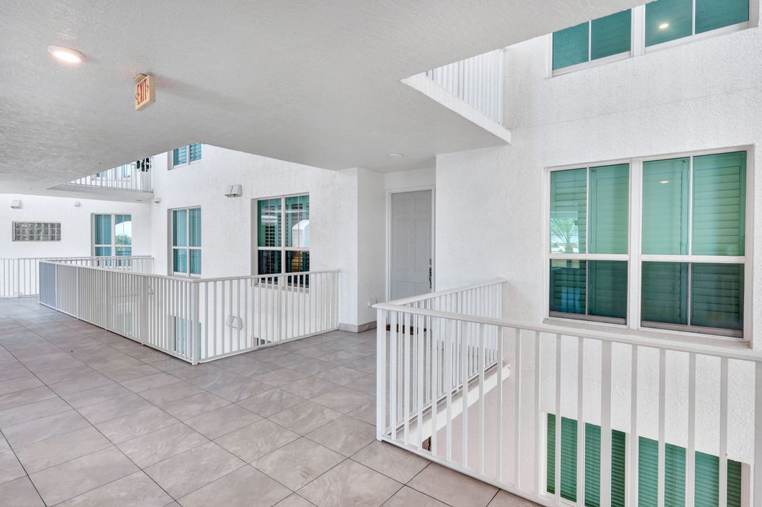 315 Dunes Blvd #404, Naples, FL 34110
