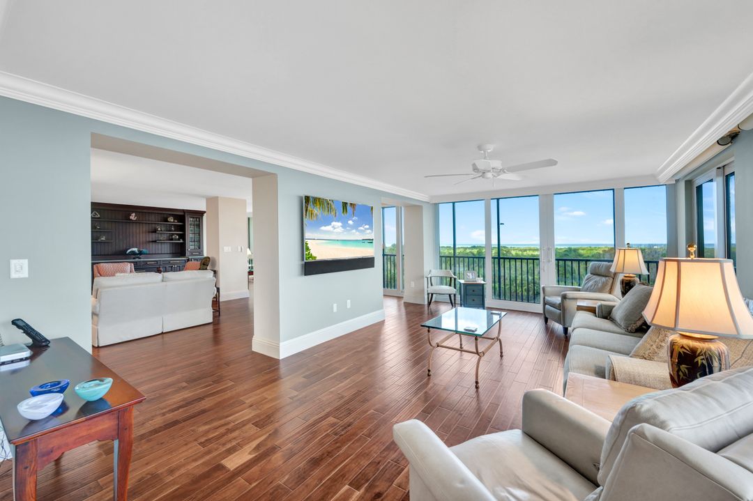 5601 Turtle Bay Dr #404, Naples, FL 34108