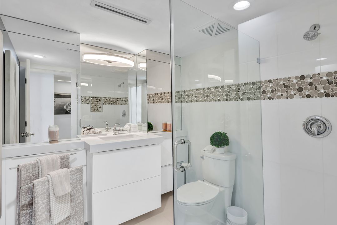 3115 Gulf Shore Blvd N #205-S, Naples, FL 34103