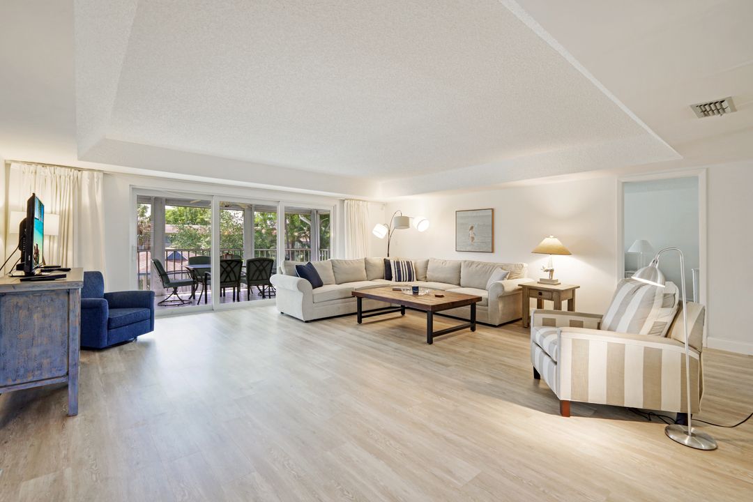 232 Memory Ln #4, Naples, FL 34112