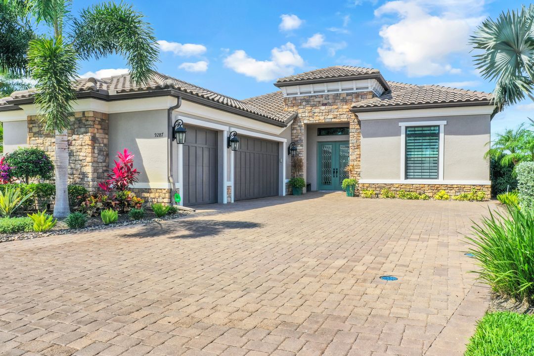 9287 Rialto Ln, Naples, FL 34119
