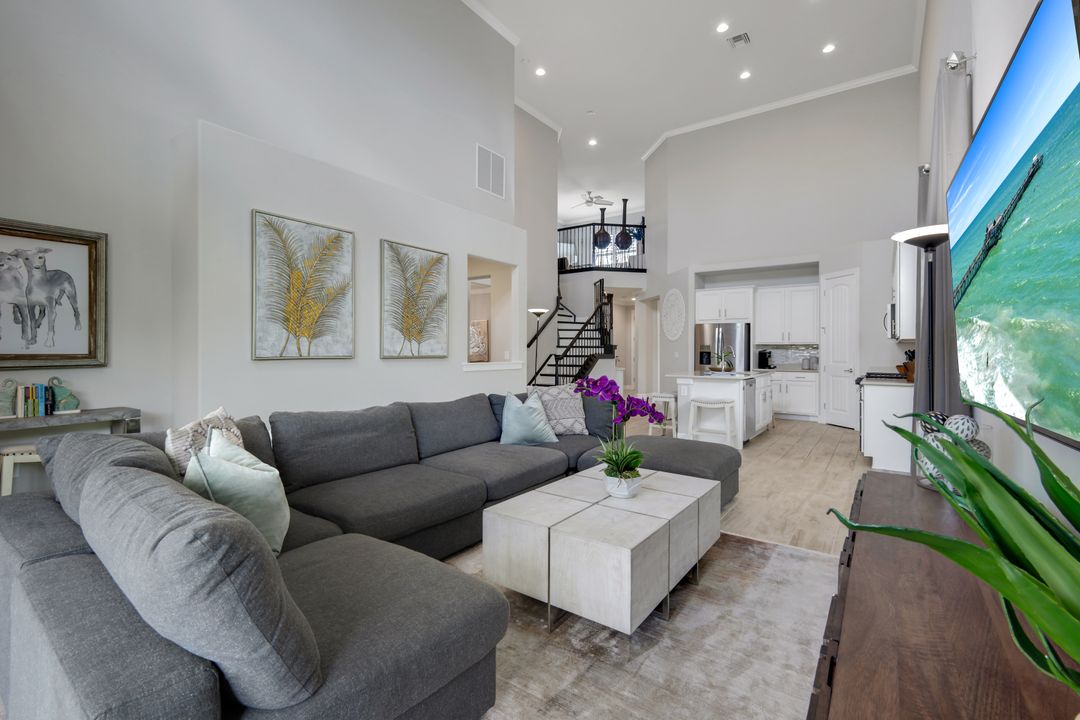 7209 Wilton Dr N, Naples, FL 34109
