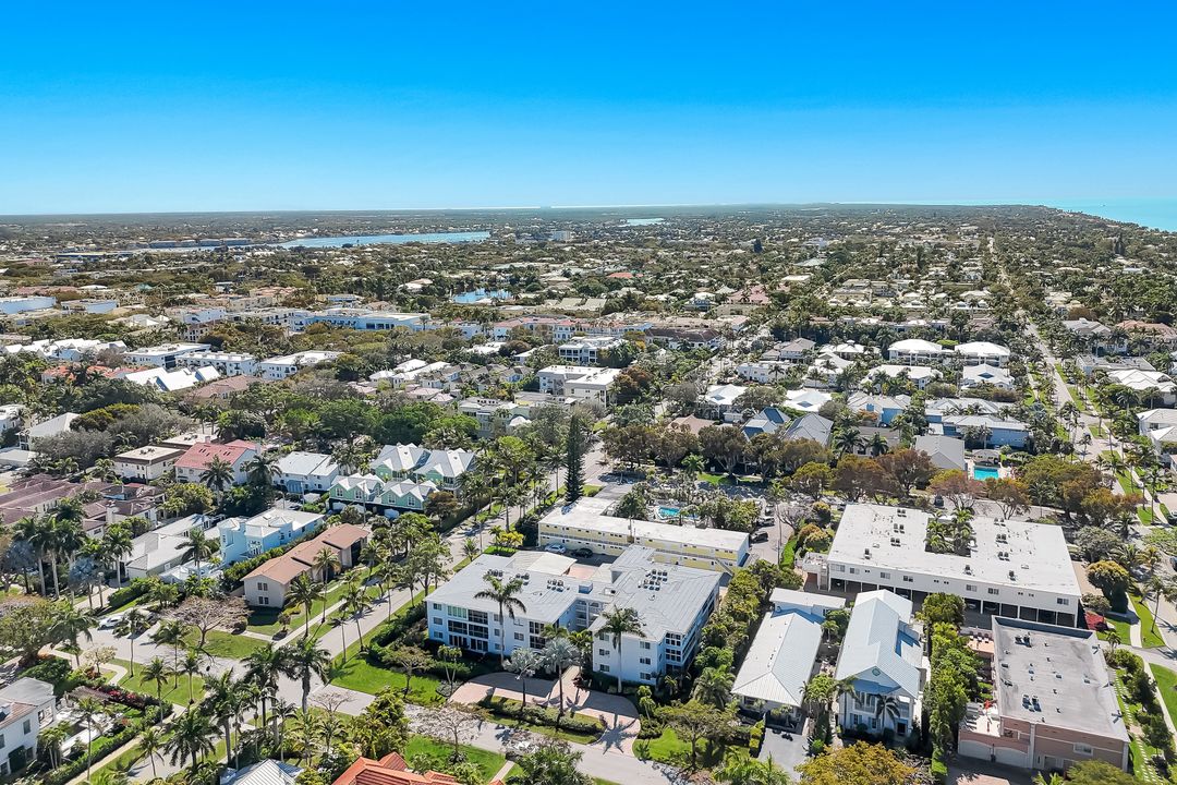 280 2nd Ave S #103, Naples, FL 34102