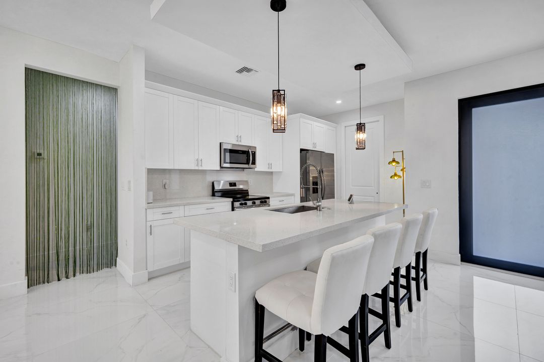 2709 53rd St SW, Lehigh Acres, FL 33976