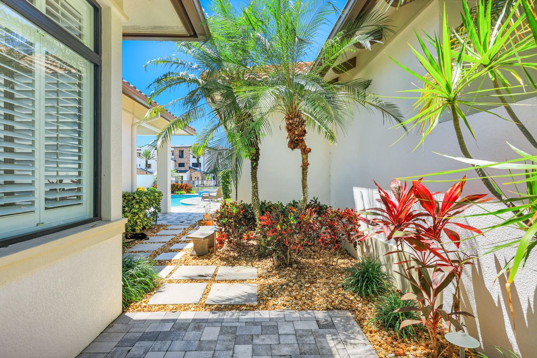 16484 Talis Park Dr, Naples, FL 34110