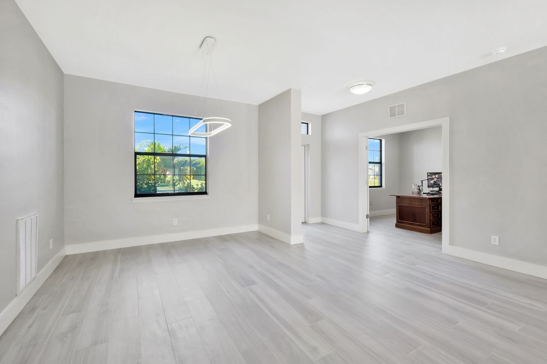 1918 SW 30th St, Cape Coral, FL 33914