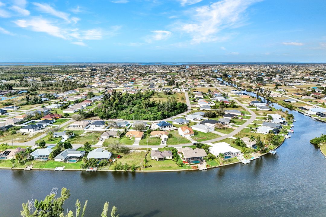 235 SW 22nd Pl, Cape Coral, FL 33991