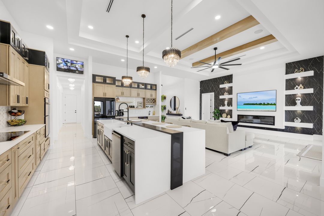 1104 E 6th St, Lehigh Acres, FL 33972