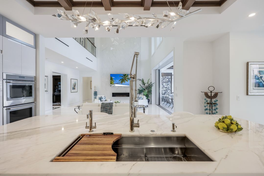 309 Neapolitan Way, Naples, FL 34103