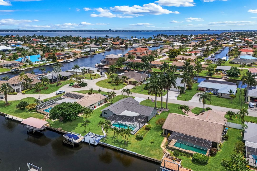 2107 SE 25th Terrace, Cape Coral, FL 33904
