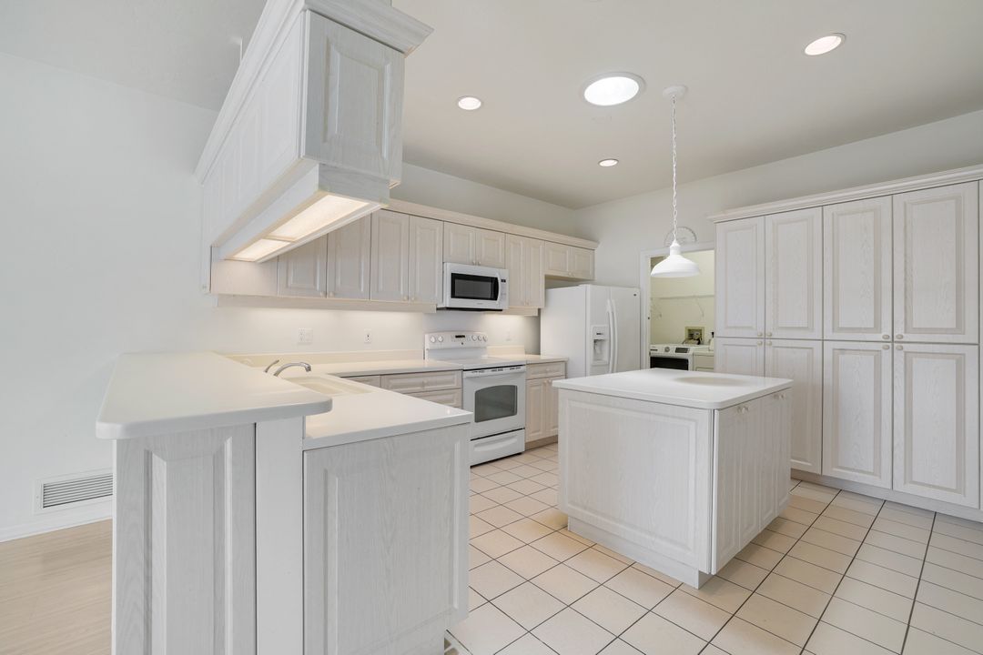 1895 Woodbine Ct, Marco Island, FL 34145