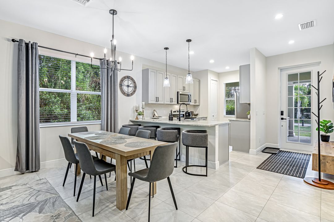 2955 Pine Tree Dr, Naples, FL 34112