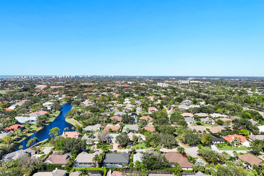 717 Pine Creek Ln, Naples, FL 34108