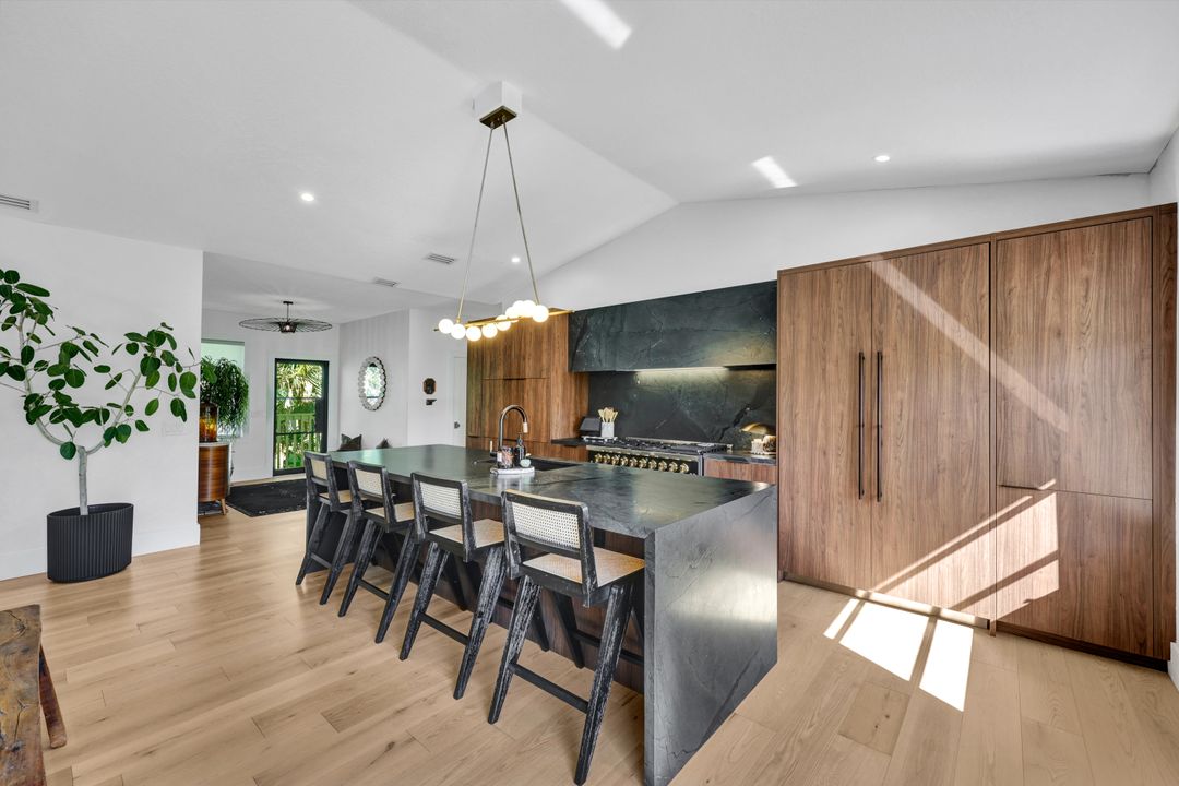 746 Park Ave, Naples, FL 34110