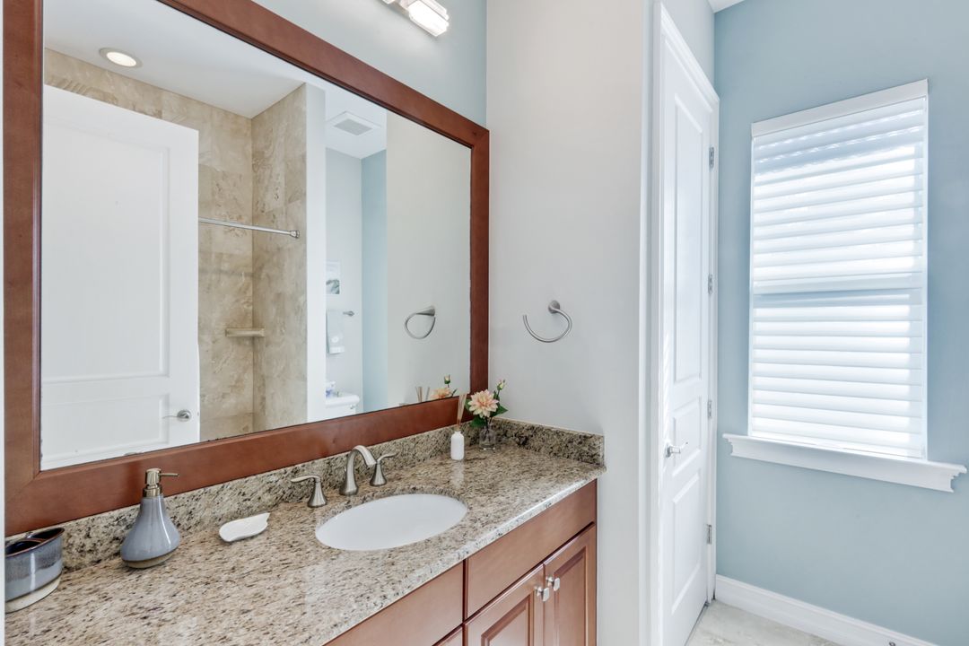 9333 Campanile Cir, Naples, FL 34114