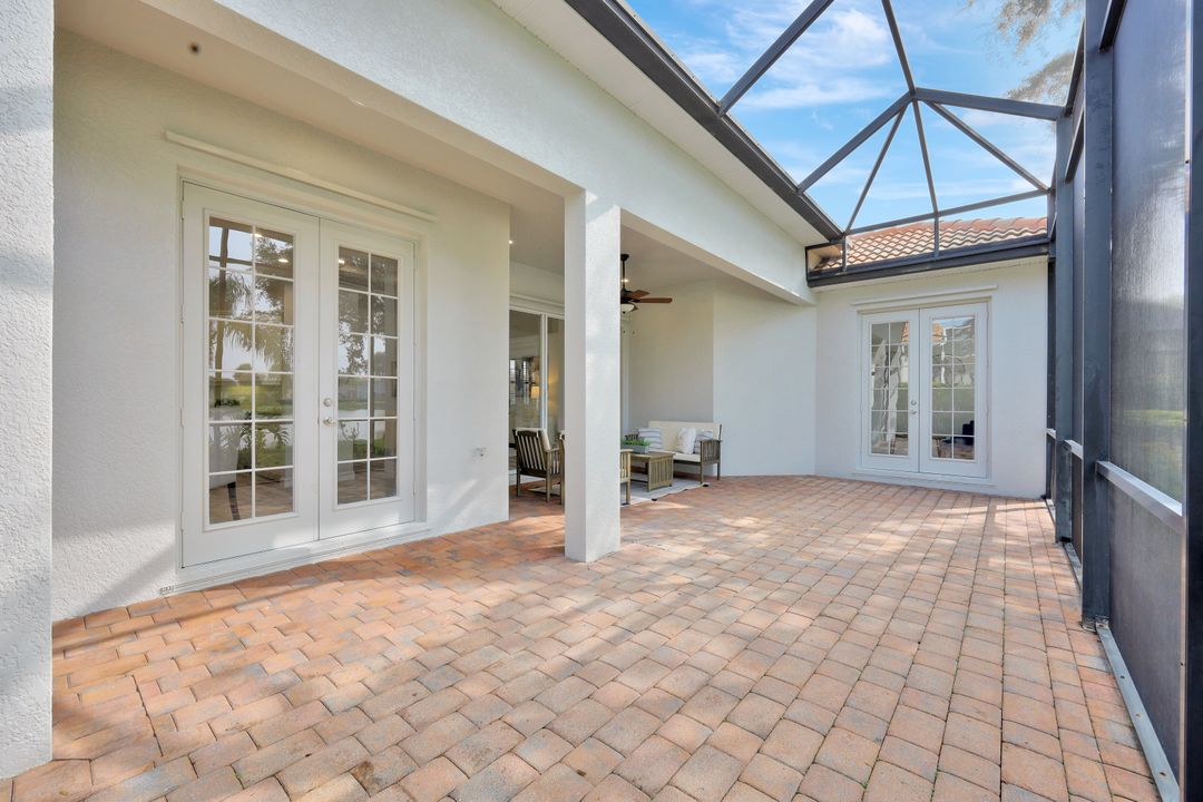 3376 Sandpiper Way, Naples, FL 34109