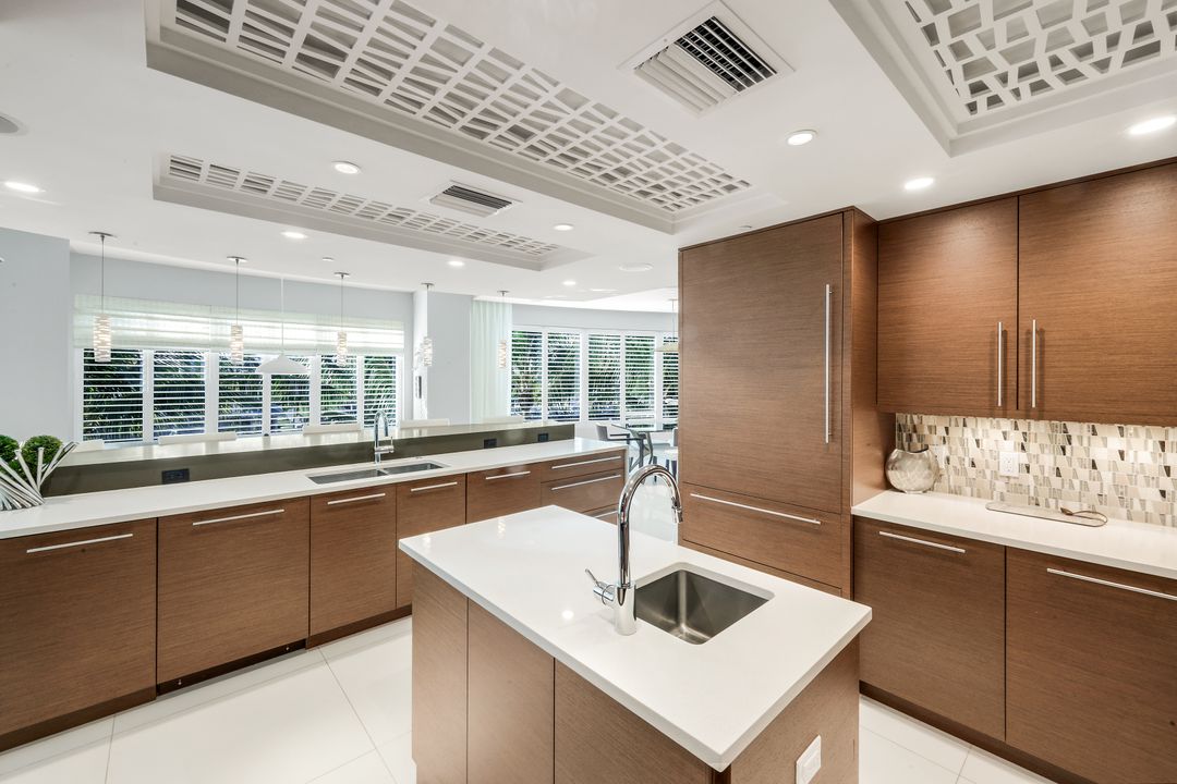 13665 Vanderbilt Dr #301, Naples, FL 34110