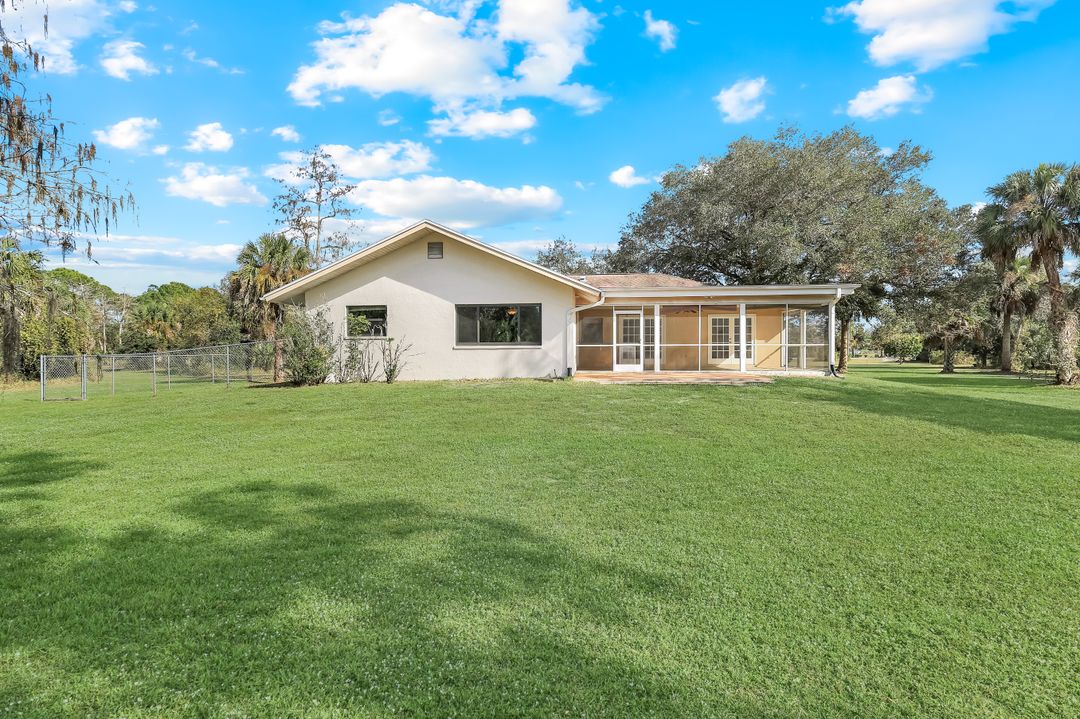 711 21st St SW, Naples, FL 34117