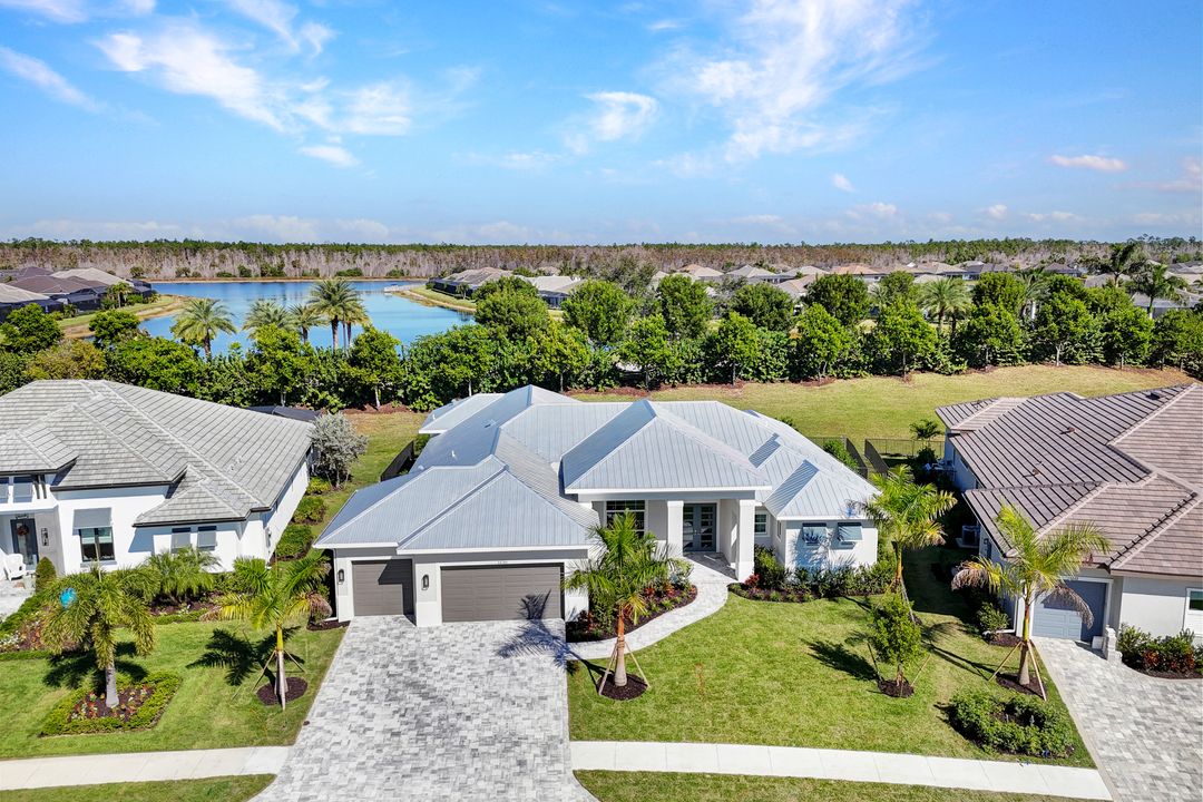 14286 Charthouse Cir, Naples, FL 34114