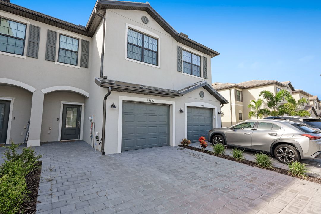 14207 Pine Lodge Ln, Fort Myers, FL 33913