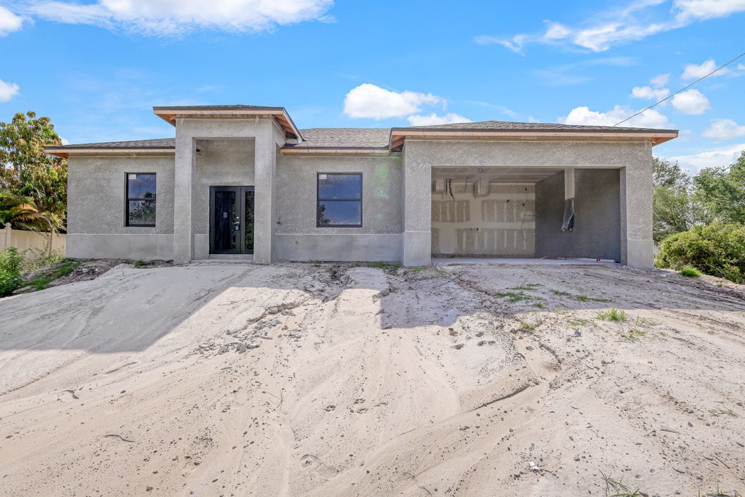 431 Pinafore Ave, Lehigh Acres, FL 33974