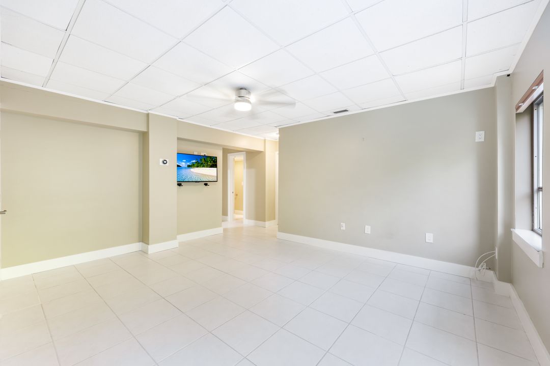 9976 Puopolo Ln, Bonita Springs, FL 34135