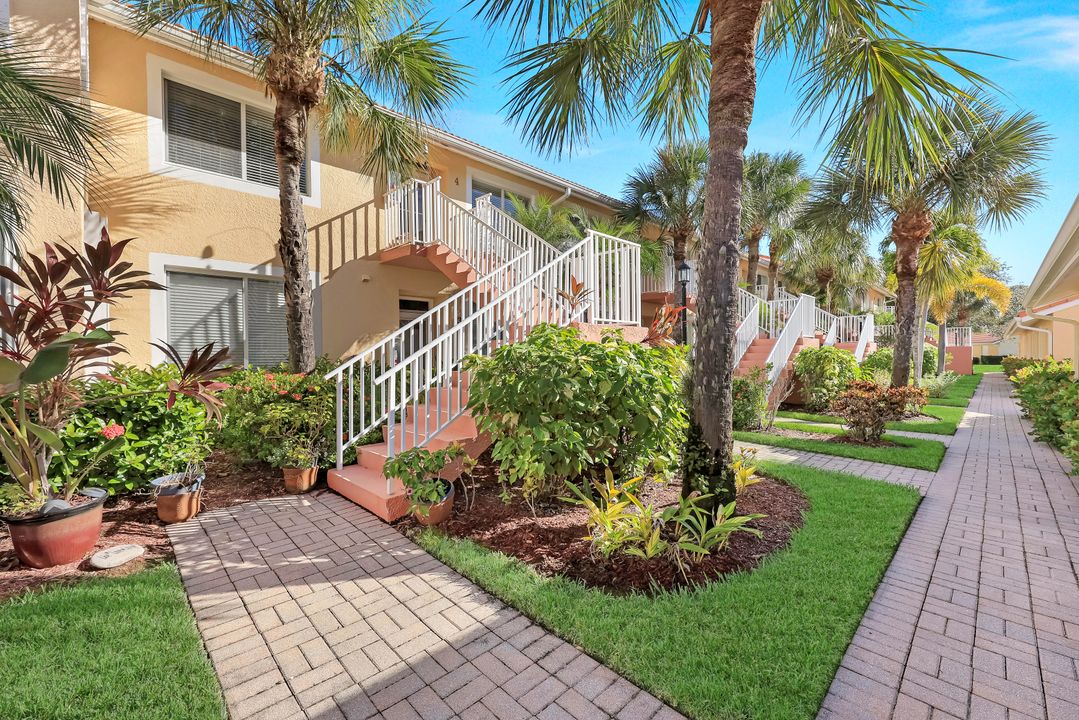 2375 Bayou Ln #4, Naples, FL 34112