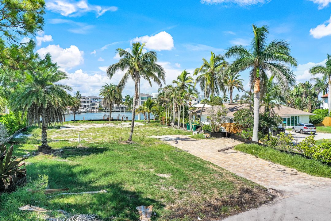 191 Seabreeze Ave, Naples, FL 34108