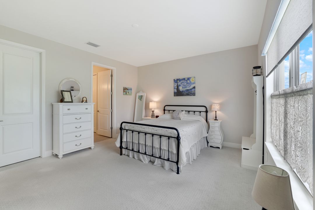 4691 Centaurus Cir, Naples, FL 34120