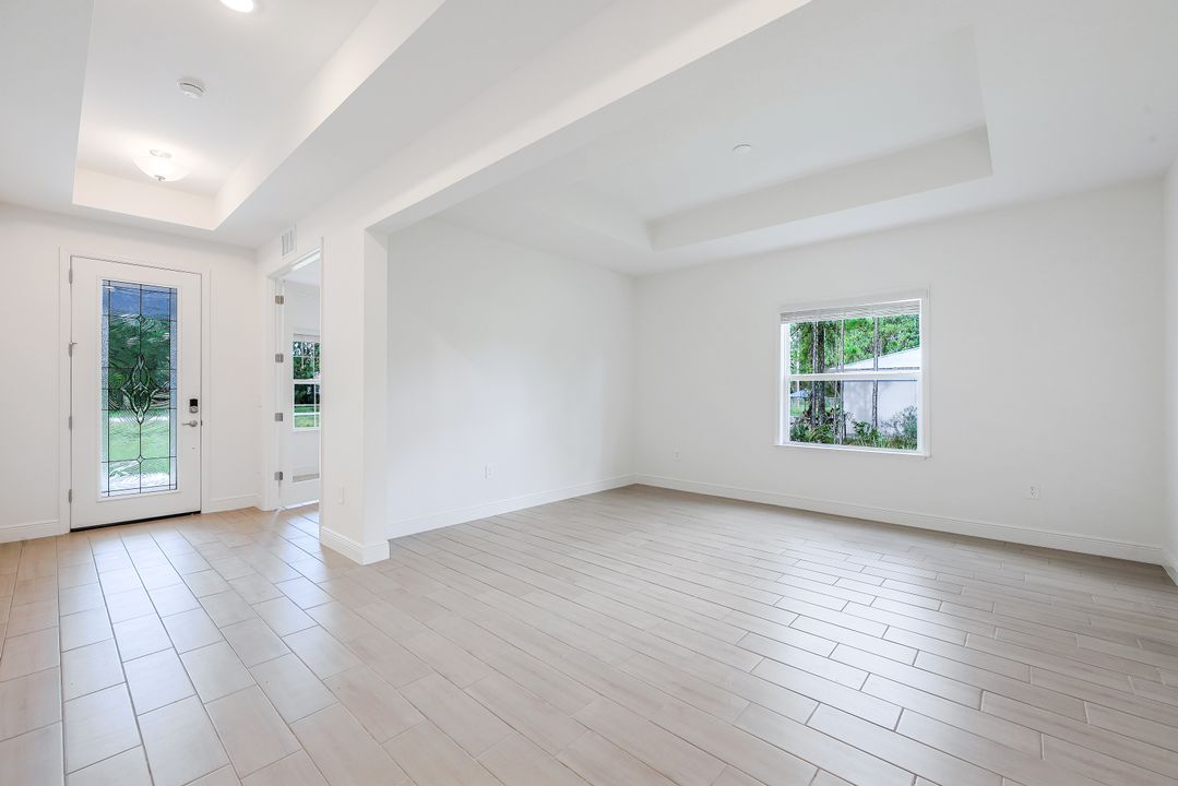 2614 54th Ave NE, Naples, FL 34120