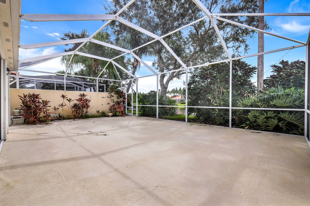 5304 Hawkesbury Way, Naples, FL 34119