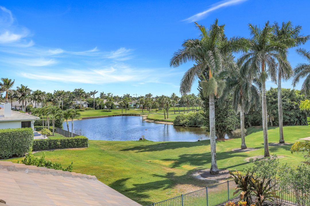 875 Wedge Dr, Naples, FL 34103