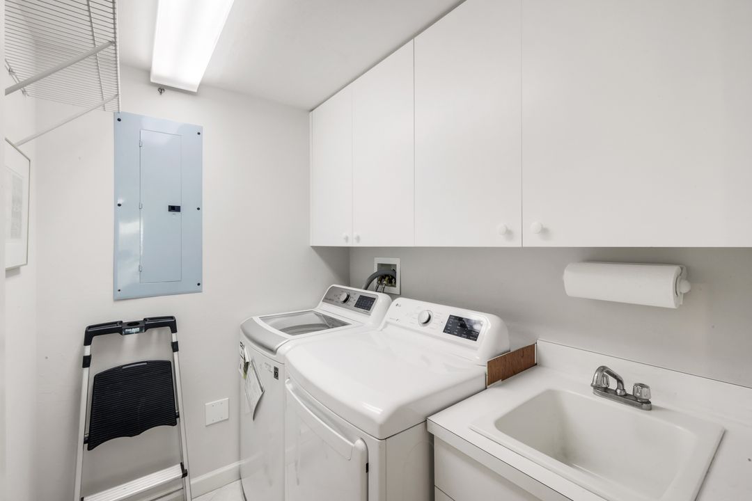 325 Dunes Blvd #605, Naples, FL 34110