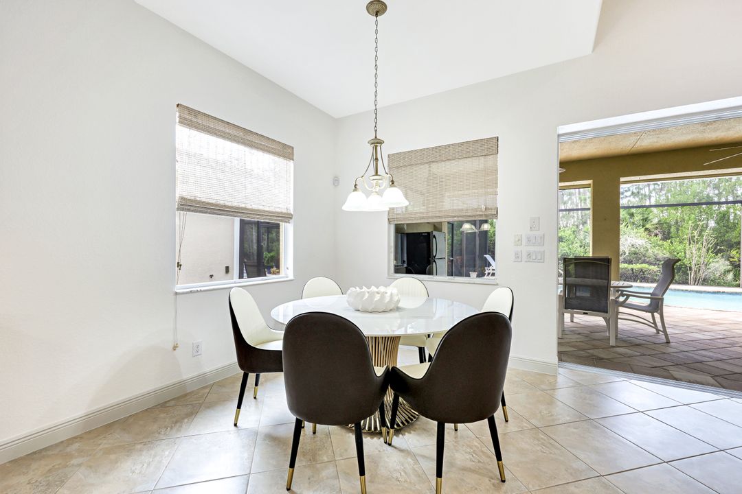 7655 Martino Cir, Naples, FL 34112