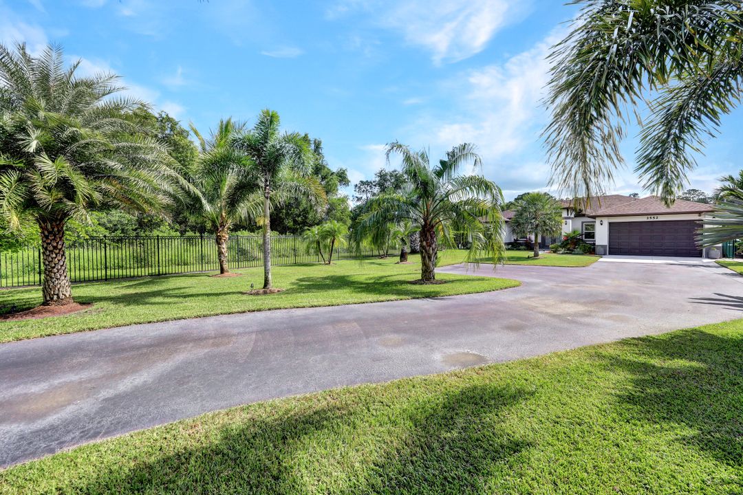 2552 52nd Ave NE, Naples, FL 34120