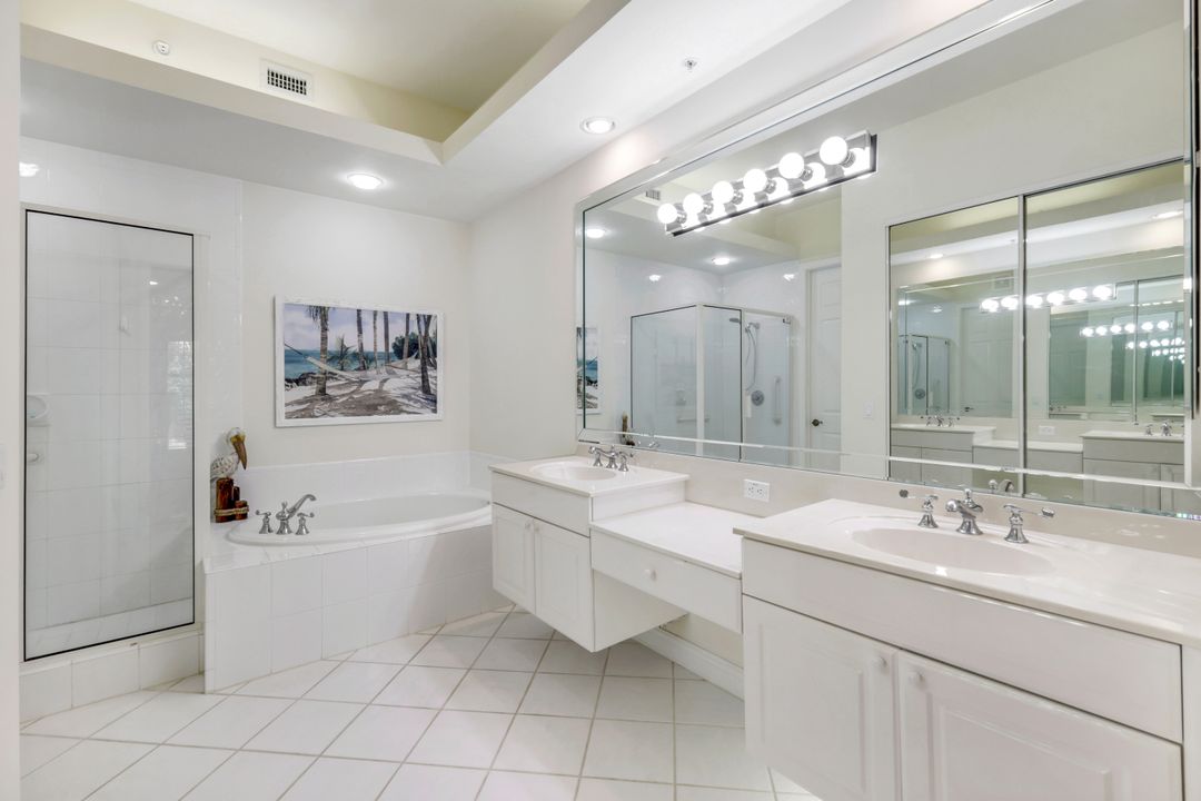 2365 Hidden Lake Dr #9, Naples, FL 34112