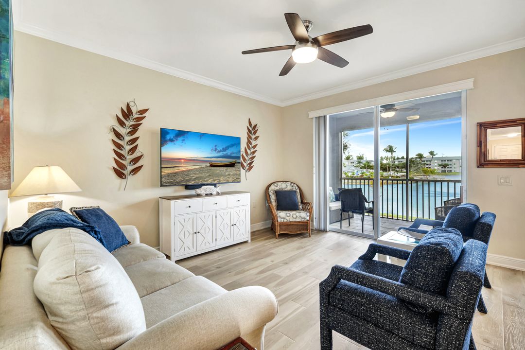 16605 Lake Cir Dr #322, Fort Myers, FL 33908