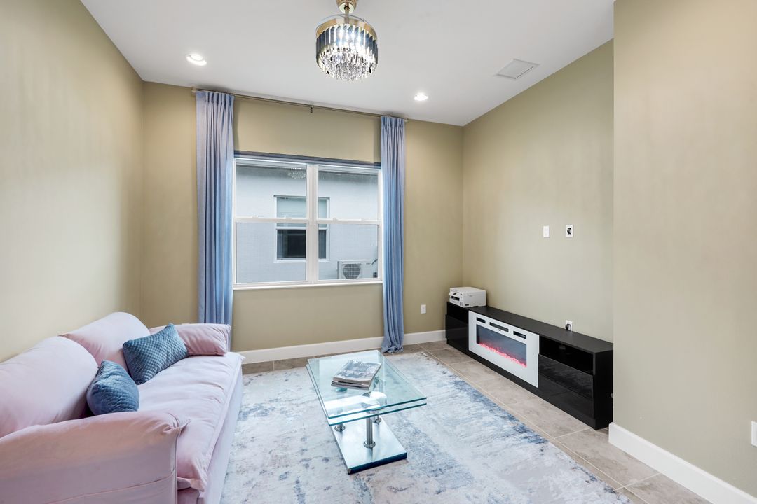 12446 Dahlia Ct, Naples, FL 34120