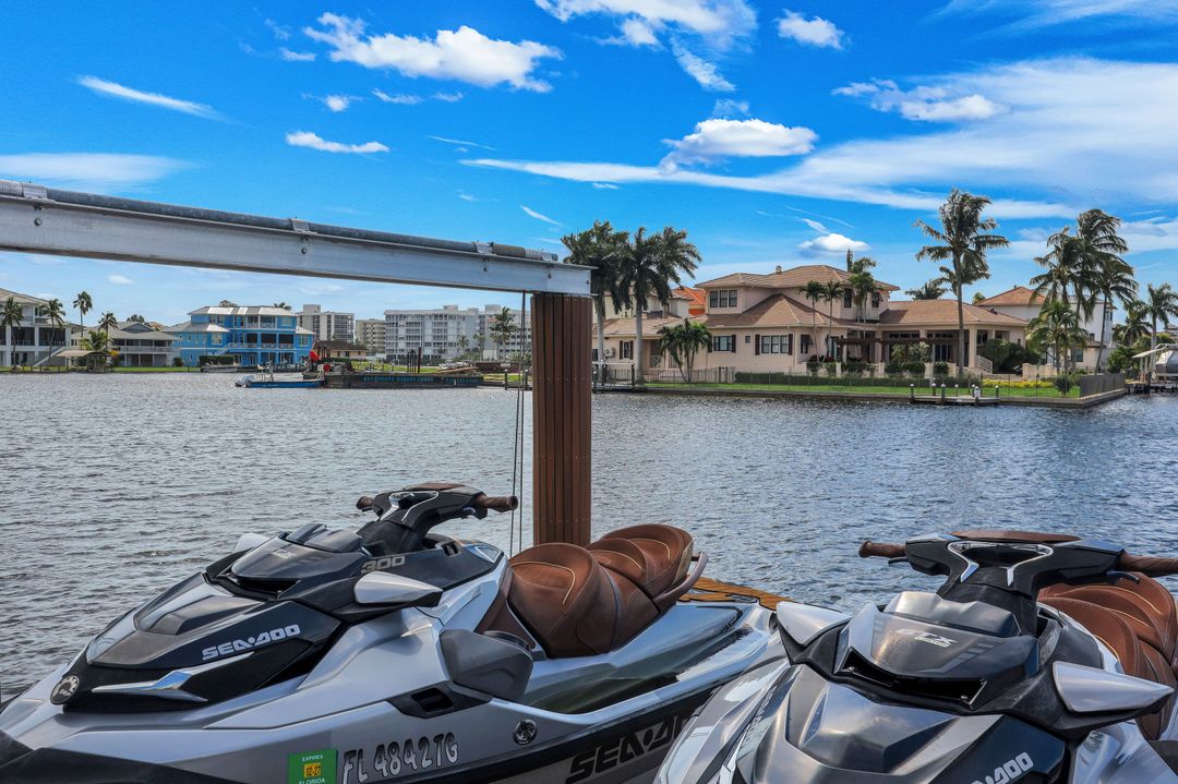 348 Seagull Ave, Naples, FL 34108