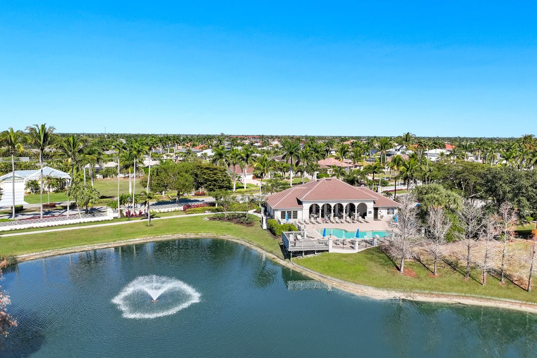 1817 Lagoon Ln, Cape Coral, FL 33914