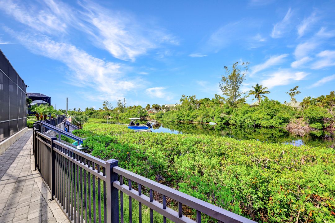 17207 Hidden Estates Cir, Fort Myers, FL 33908