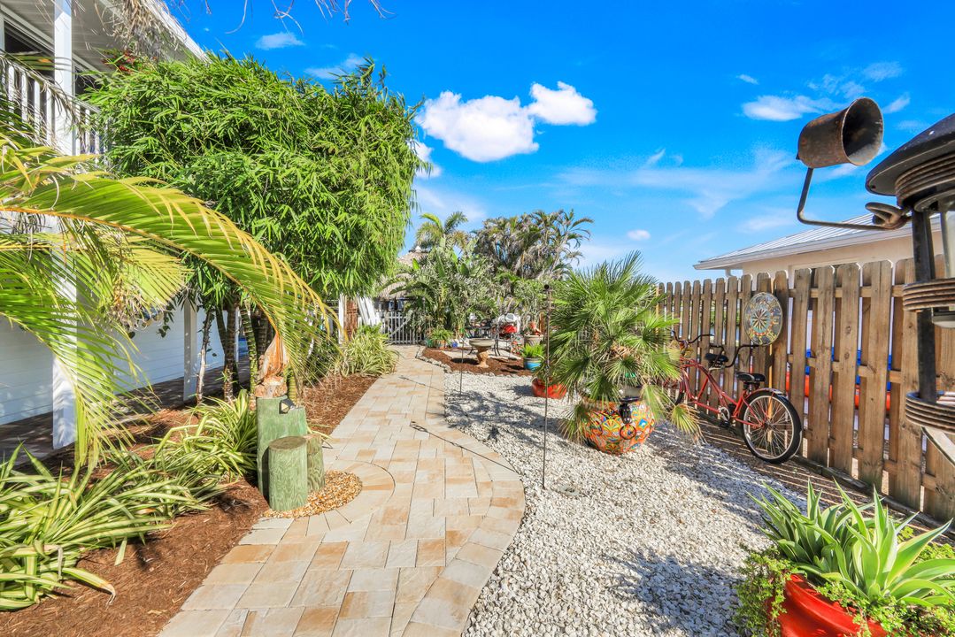 3232 Stabile Rd, Saint James City, FL 33956