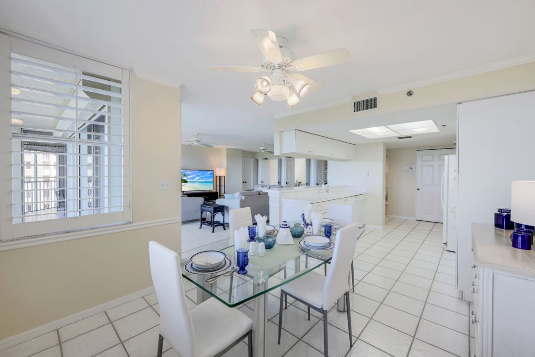 6585 Nicholas Blvd #905, Naples, FL 34108